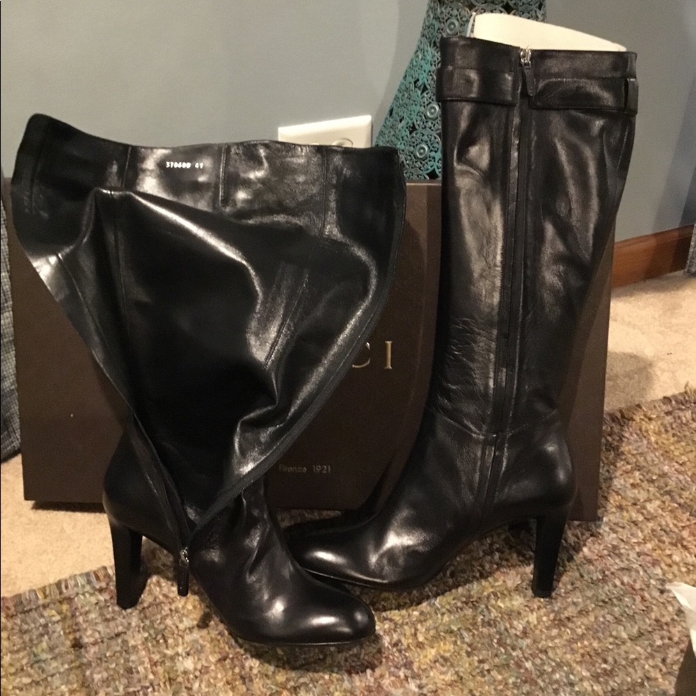 Boots - Picture 3 of 8